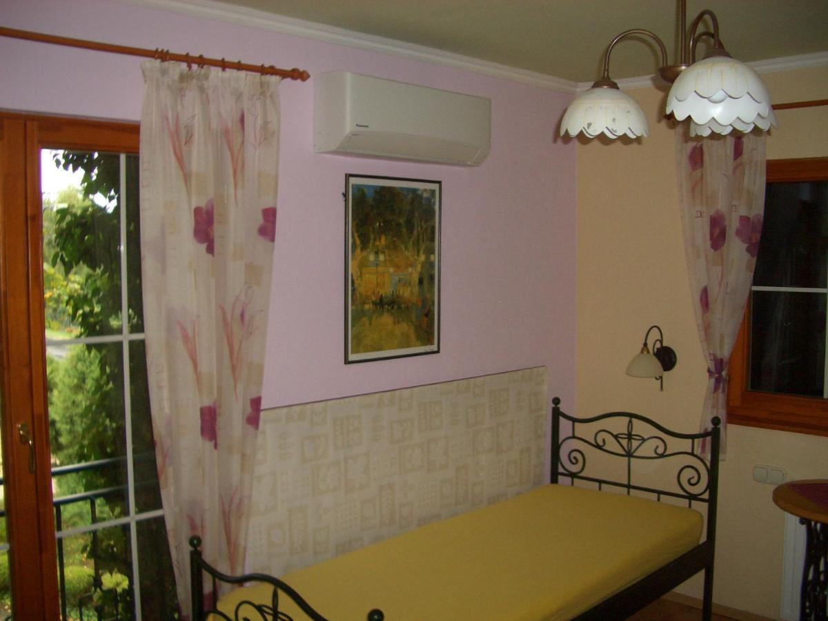 Bundi Vendeghaz Otel Kehidakustány Dış mekan fotoğraf