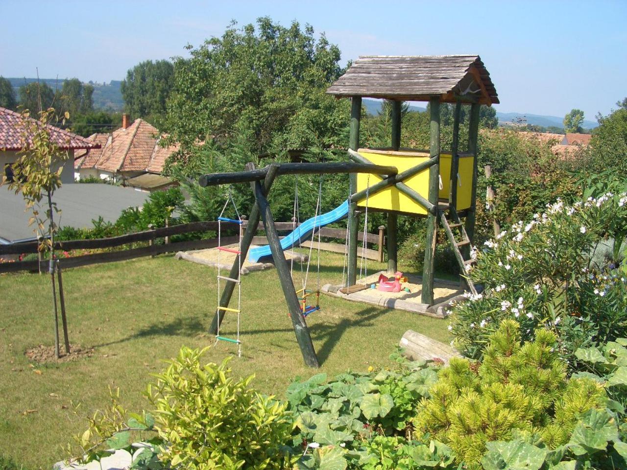 Bundi Vendeghaz Otel Kehidakustány Dış mekan fotoğraf