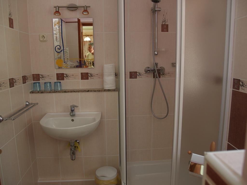 Bundi Vendeghaz Otel Kehidakustány Dış mekan fotoğraf