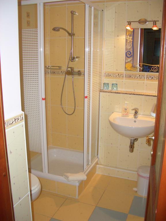 Bundi Vendeghaz Otel Kehidakustány Dış mekan fotoğraf