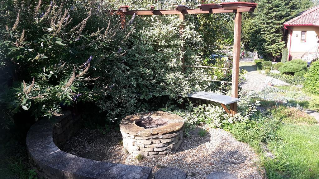 Bundi Vendeghaz Otel Kehidakustány Dış mekan fotoğraf