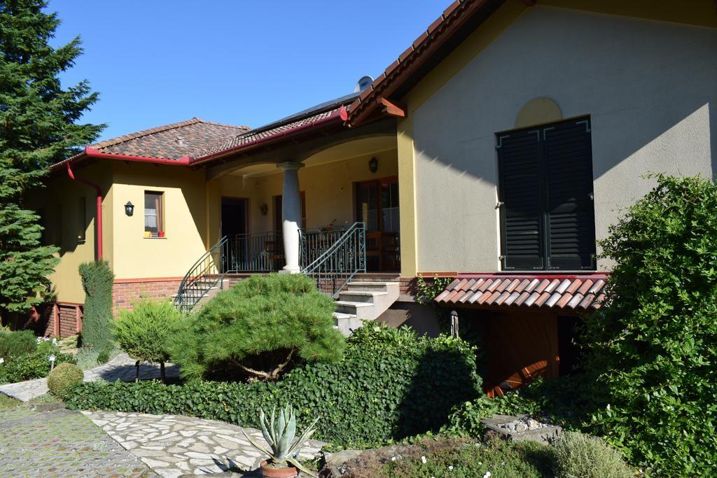 Bundi Vendeghaz Otel Kehidakustány Dış mekan fotoğraf